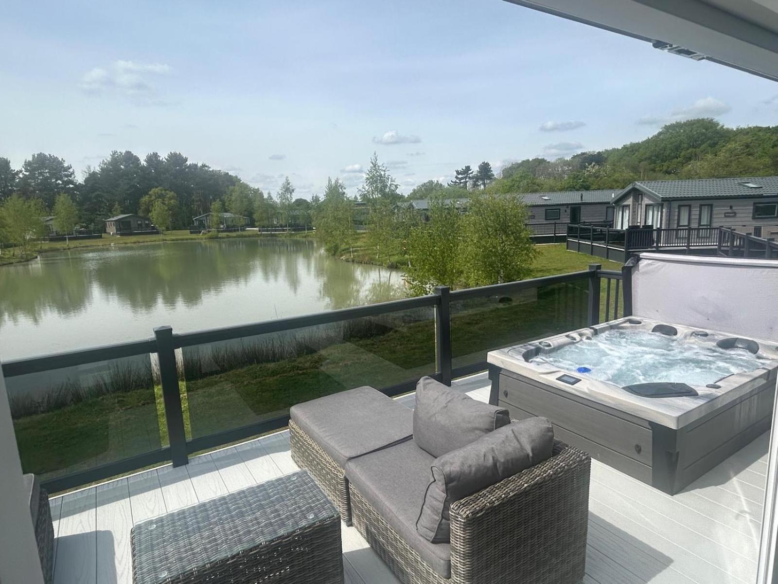 Hotchkin Lodge Удхол Спа Екстериор снимка